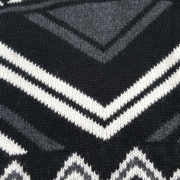 BCBG Maxazria Poncho - Picture 3 of 4